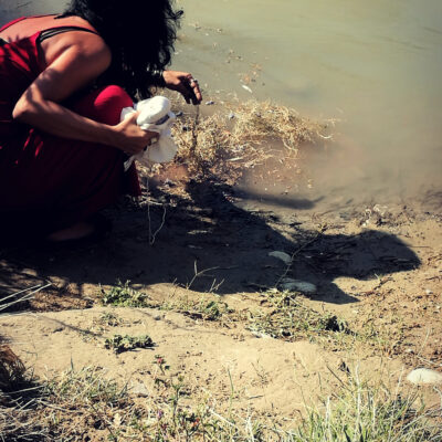 Conclusosi l’ atto rituale e condiviso lasciare che raggiungano il mare | dal fiume Topino, passando per il Tevere.